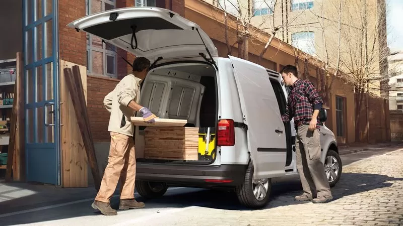 «Каблуки» для бизнеса — мы узнали, почему компании выбирают для перевозок Volkswagen Caddy